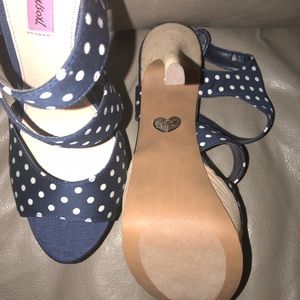 Betsey Johnson Navy W White Polka Dot  Heels